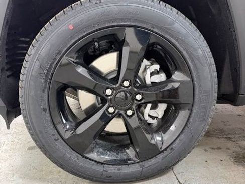 New 2025 Jeep Grand Cherokee L Limited image 11