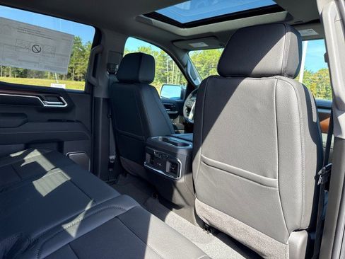 New 2026 GMC Sierra 1500 Denali w/ Denali Reserve Package image 17
