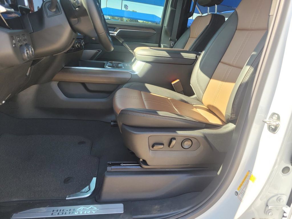 Used 2026 Chevrolet Silverado 2500 High Country AWD/4WD image 18