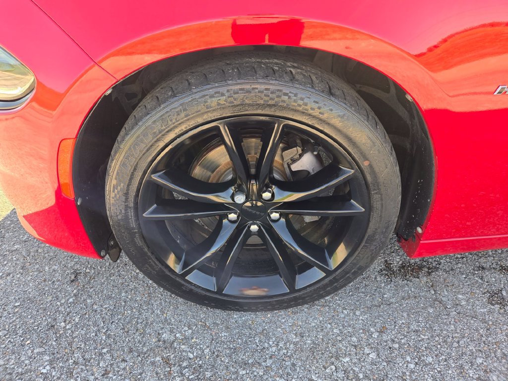 Used 2016 Dodge Charger R/T w/ Plus Group RWD image 12