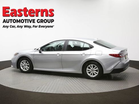 Used 2025 Toyota Camry LE image 61