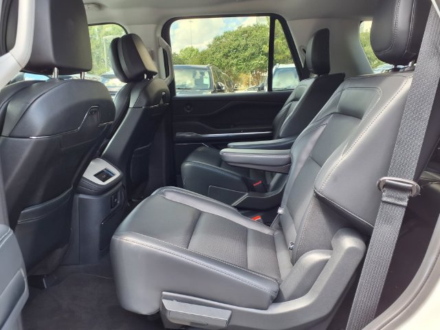New 2026 Lincoln Navigator Premiere AWD/4WD image 8