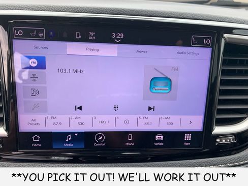 Used 2023 Chrysler Pacifica Touring-L FWD image 18