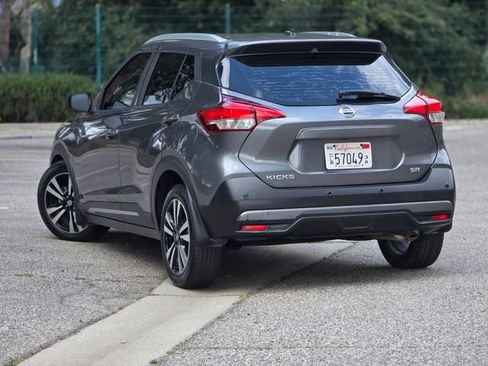 Used 2020 Nissan Kicks SR w/ SR Premium Package FWD image 12