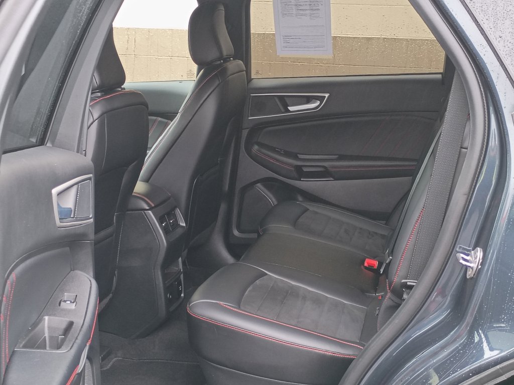 Used 2024 Ford Edge ST-Line AWD/4WD image 18