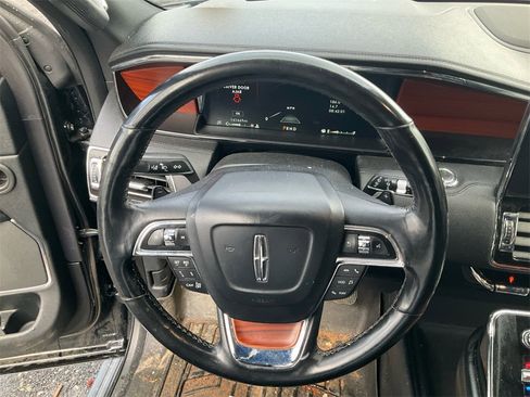 Used 2018 Lincoln Navigator Reserve w/ Technology Package image 21