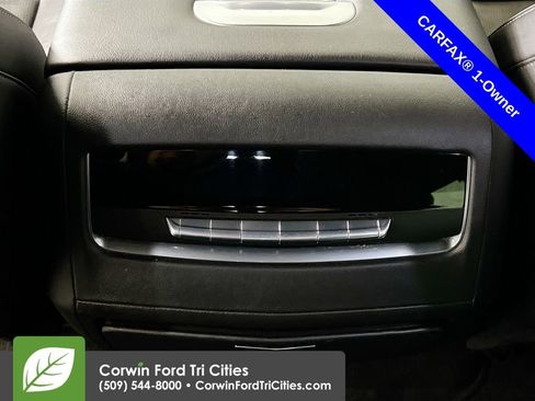 Used 2022 Cadillac Escalade Premium Luxury image 32