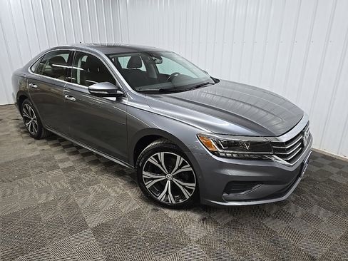 Used 2020 Volkswagen Passat 2.0T SEL image 7