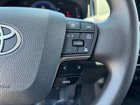 Used 2025 Toyota Camry LE w/ Convenience Package FWD image 27