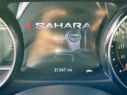 Used 2023 Jeep Wrangler Sahara image 13