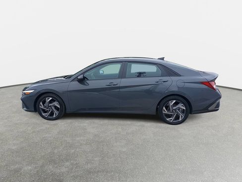 Used 2025 Hyundai Elantra Sport FWD image 8