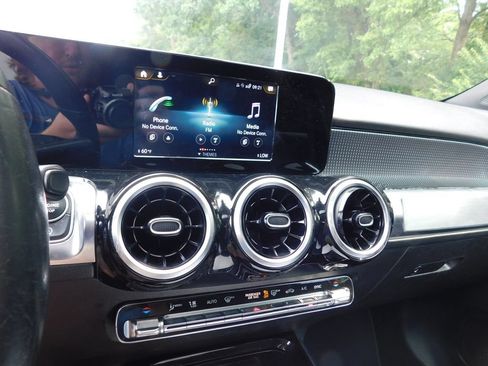Used 2020 Mercedes-Benz GLB 250 image 7