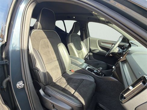 Used 2022 Volvo XC40 T5 R-Design w/ Advanced Package image 15