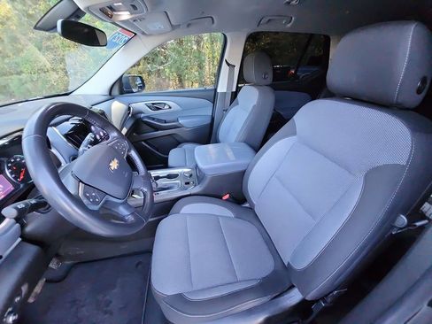 Certified 2021 Chevrolet Traverse LT image 24