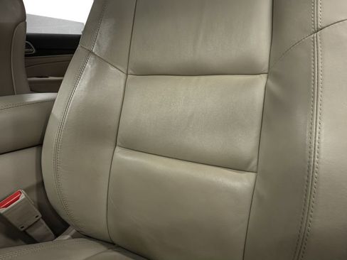 Used 2018 Jeep Grand Cherokee Limited image 37