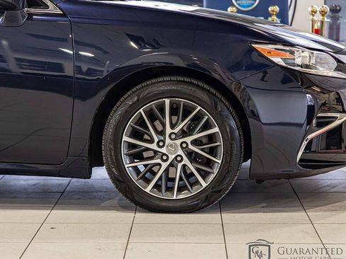Used 2017 Lexus ES 350 w/ Luxury Package image 11