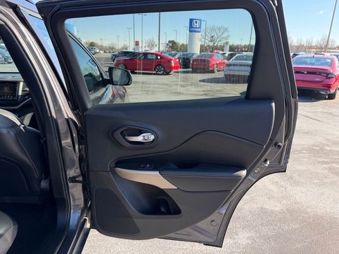 Used 2018 Jeep Cherokee Limited w/ High Altitude Package image 14