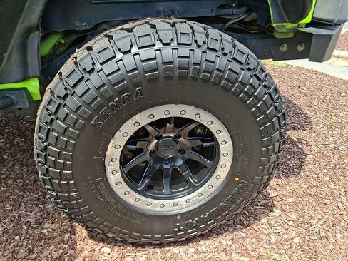 Used 2013 Jeep Wrangler Unlimited Rubicon w/ Connectivity Group AWD/4WD image 8