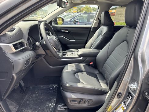 New 2025 Toyota Highlander XLE AWD/4WD image 26