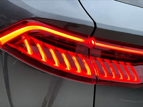 Used 2019 Audi Q8 Premium Plus w/ Premium Plus AWD/4WD image 31