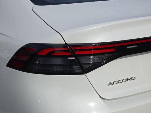 Certified 2025 Honda Accord LX image 31