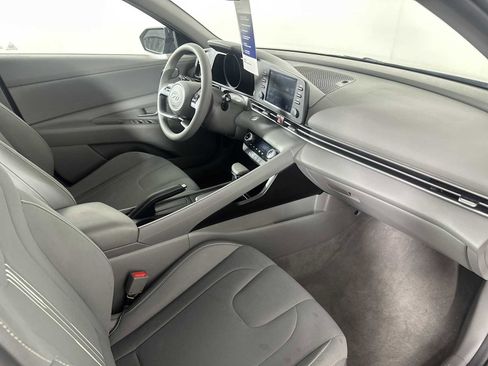 Used 2023 Hyundai Elantra SEL w/ Preferred Accessory Package image 33