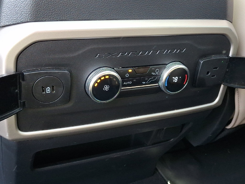 Used 2024 Ford Expedition XLT AWD/4WD image 15