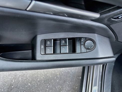 Used 2021 MAZDA MAZDA3 s FWD image 18