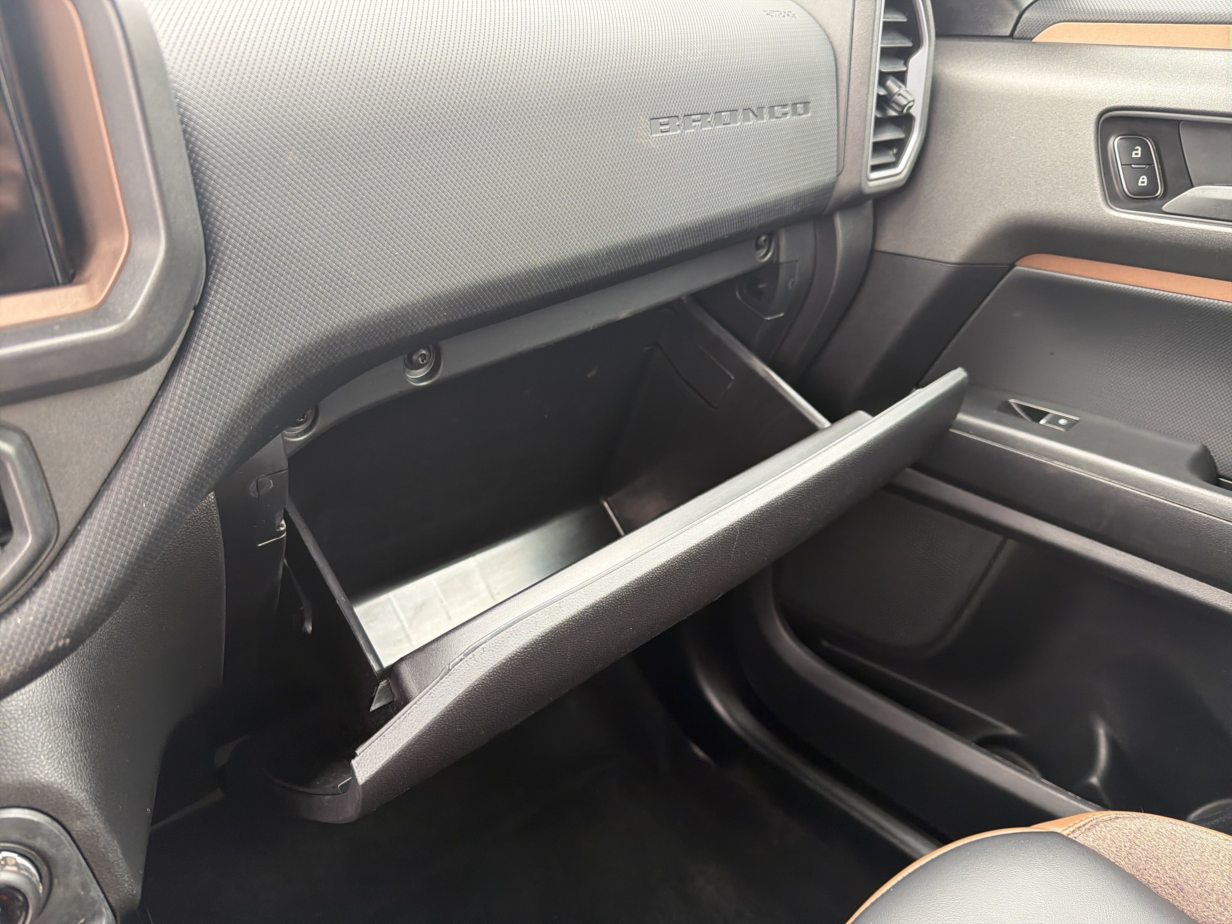 Certified 2025 Ford Bronco Sport Outer Banks w/ Outer Banks Tech Package+ AWD/4WD image 39