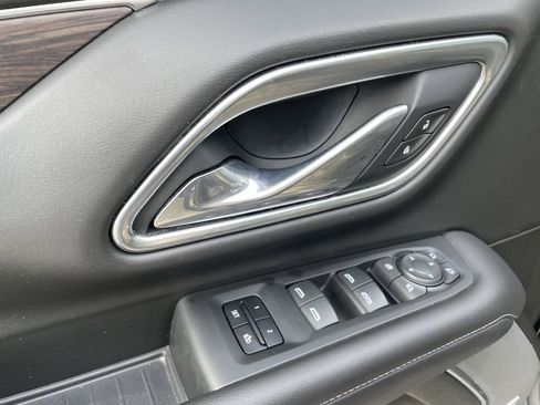 Used 2021 Chevrolet Tahoe LT w/ LT Signature Package image 12