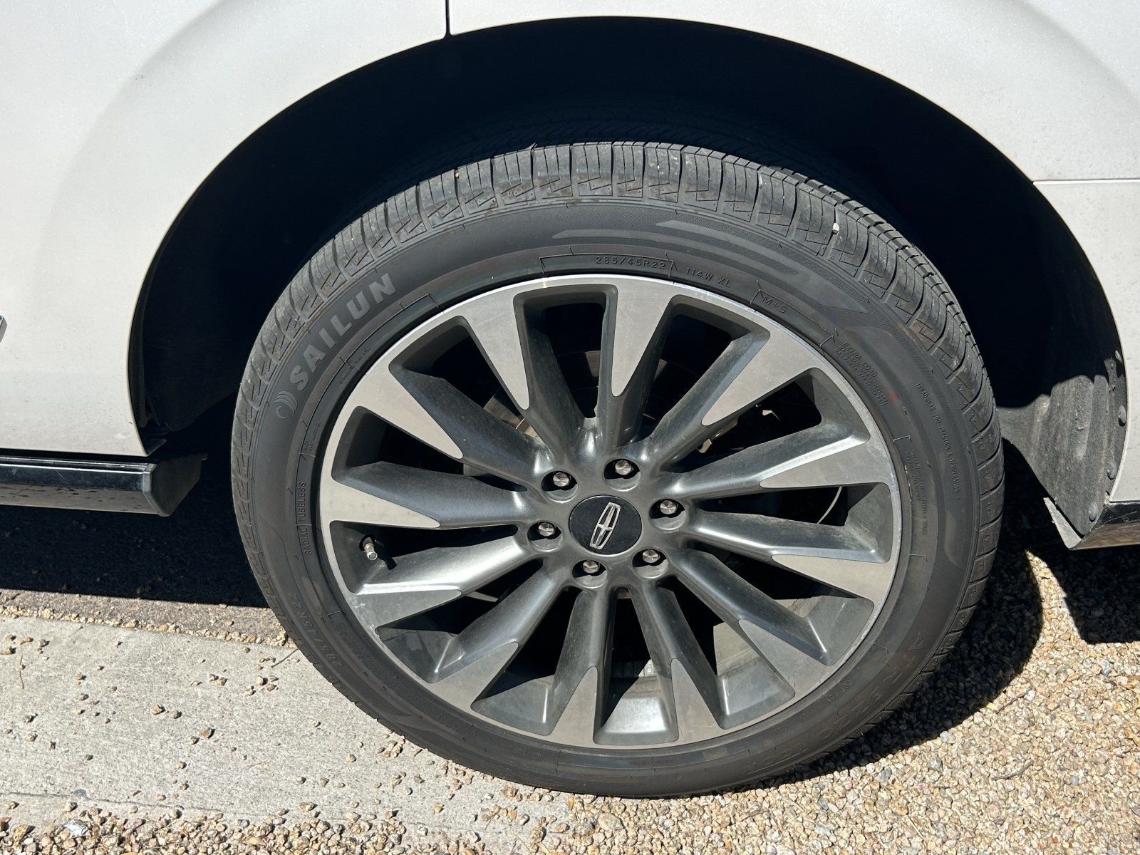 Used 2018 Lincoln Navigator Select RWD image 7