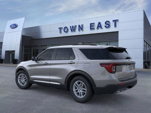 New 2025 Ford Explorer Active w/ Active Comfort Package image 4