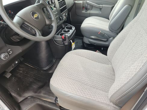 New 2025 Chevrolet Express 3500 w/ Power Convenience Package image 4