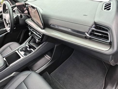 Certified 2026 Chevrolet Traverse LT FWD image 36