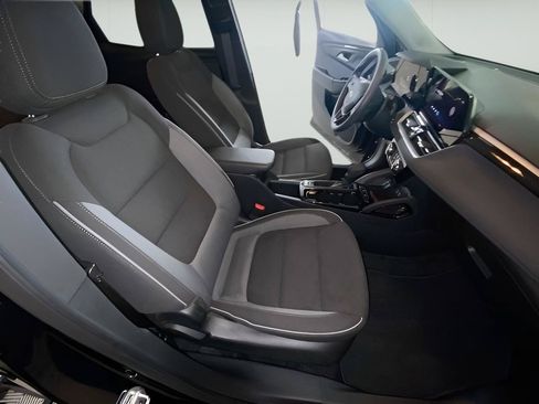 Certified 2024 Chevrolet TrailBlazer LT FWD image 37