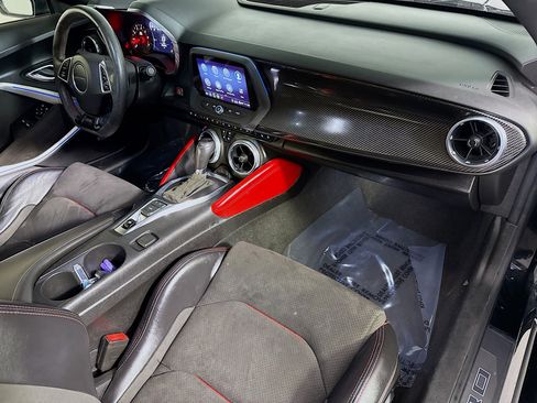 Used 2020 Chevrolet Camaro ZL1 image 28