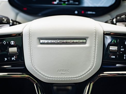 Used 2025 Land Rover Range Rover Sport Dynamic SE image 28