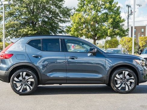 Used 2026 Volvo XC40 B5 Ultra w/ Protection Package Premier AWD/4WD image 3