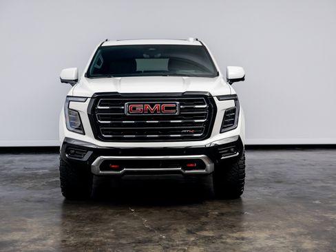 Used 2025 GMC Yukon AT4 w/ AT4 Premium Plus Package image 2