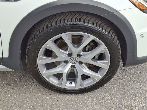 Used 2019 Volkswagen Golf Alltrack SEL image 8