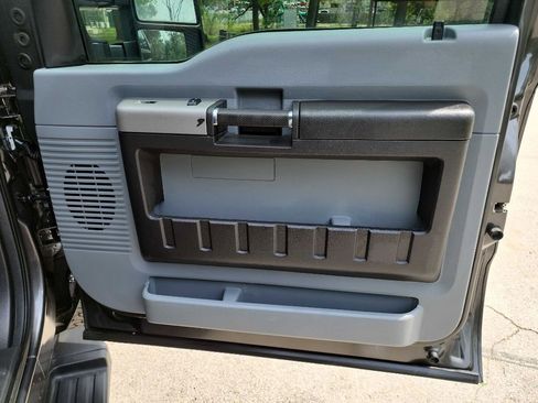 Used 2016 Ford F250 XLT w/ XLT Interior Package image 37