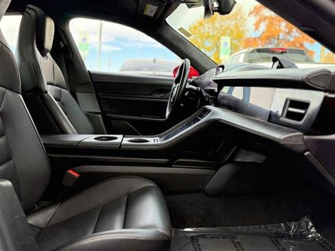 Used 2022 Porsche Taycan GTS image 30