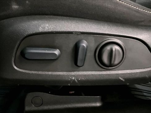 Used 2023 GMC Acadia SLE w/ Driver Convenience Package FWD image 33