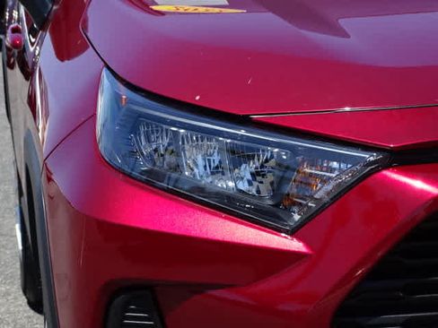 Used 2022 Toyota RAV4 LE FWD image 5