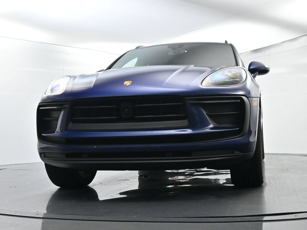 Certified 2024 Porsche Macan AWD/4WD image 54