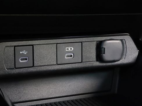 Certified 2023 Toyota Prius LE image 18