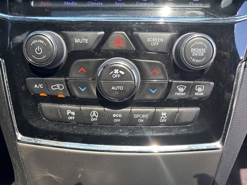 Used 2019 Jeep Grand Cherokee Altitude image 32