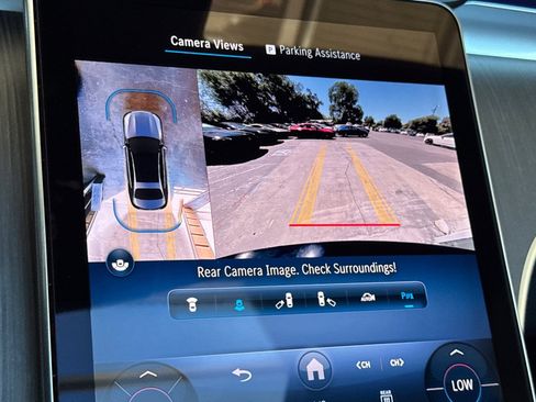 New 2025 Mercedes-Benz C 300 4MATIC Sedan image 24