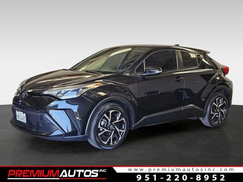 Used 2022 Toyota C-HR XLE FWD image 1