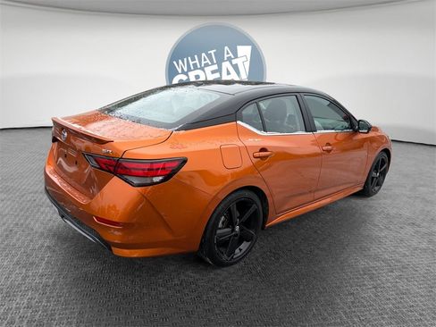 Used 2023 Nissan Sentra SR w/ SR Premium Package image 3